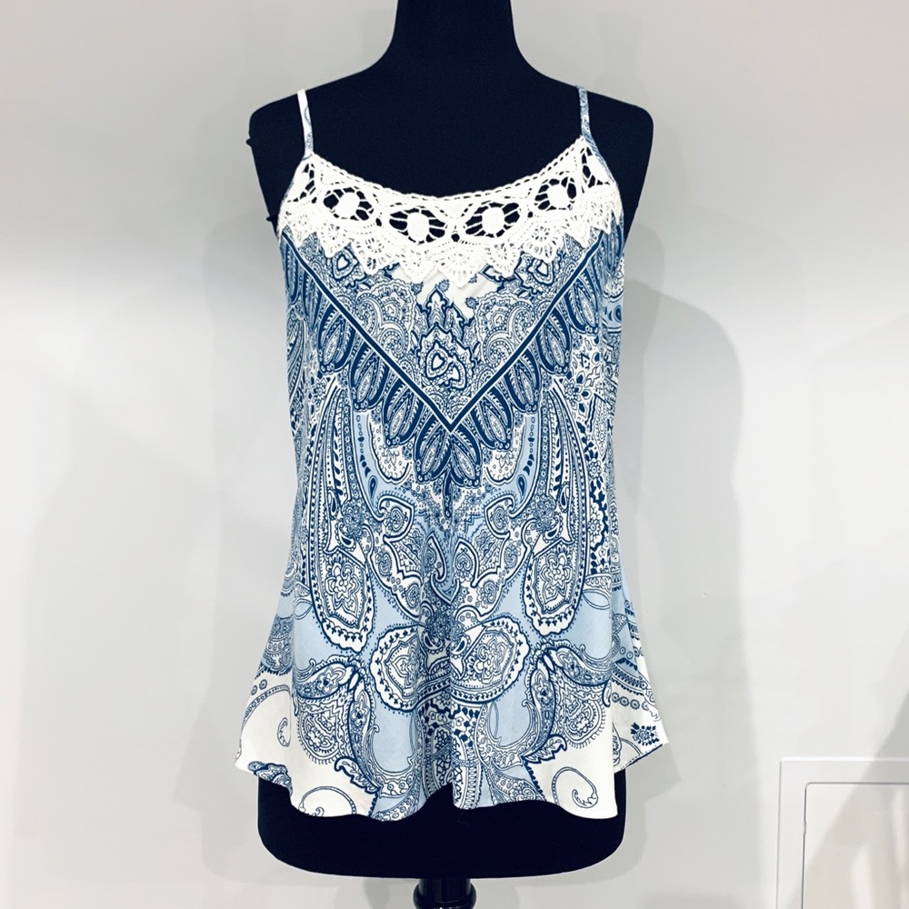 NWOT IN BLOOM Paisley Tank Top